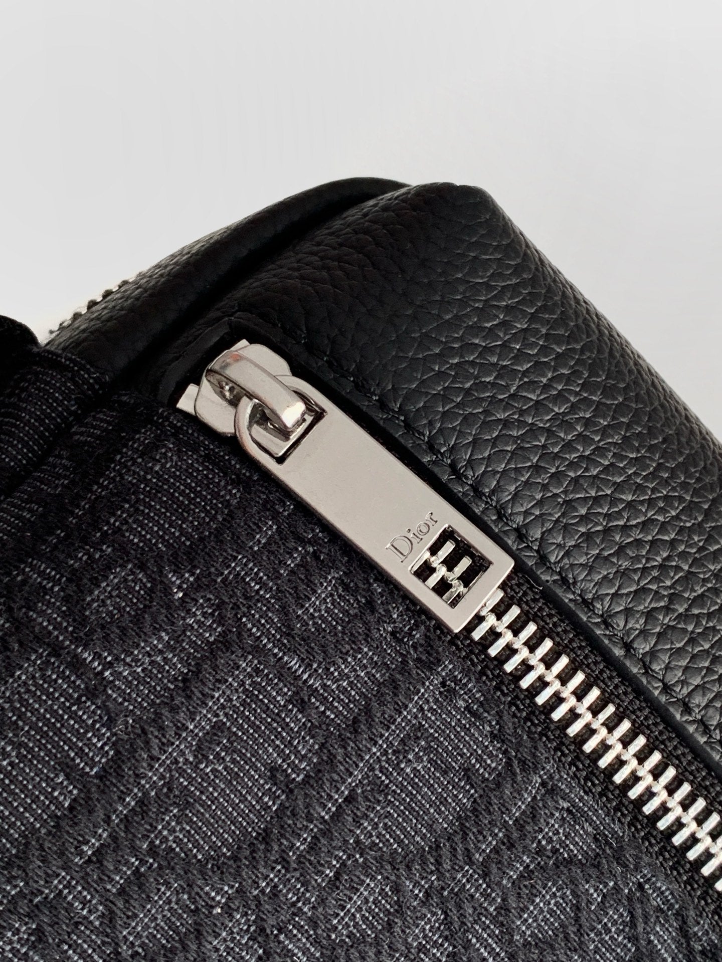Dior 2026 Rider Zip-Up Messenger Bag 23cm Fabric And Grained Leather