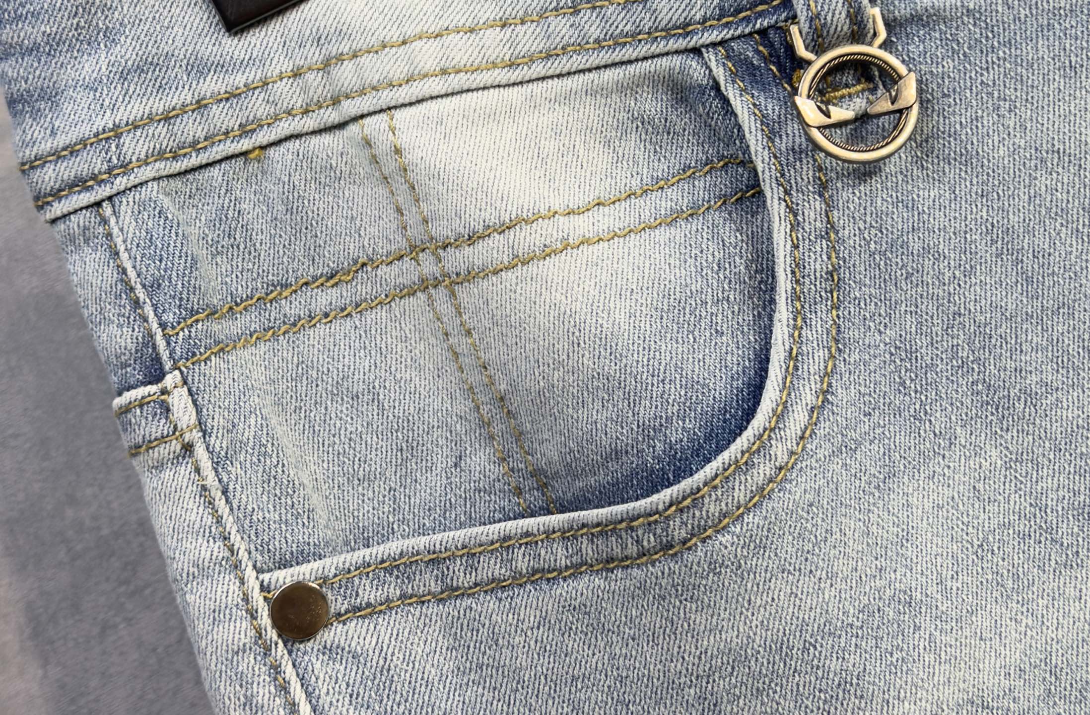 Fendi 2026 Men's Jeans Light Blue Denim 737200