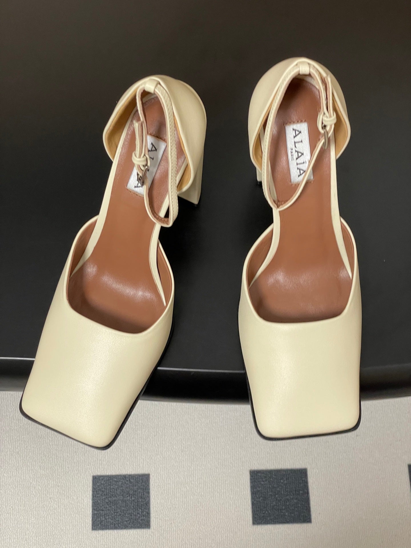 Alaia 2026 Block Heel Sandals 100mm Calfskin 777396