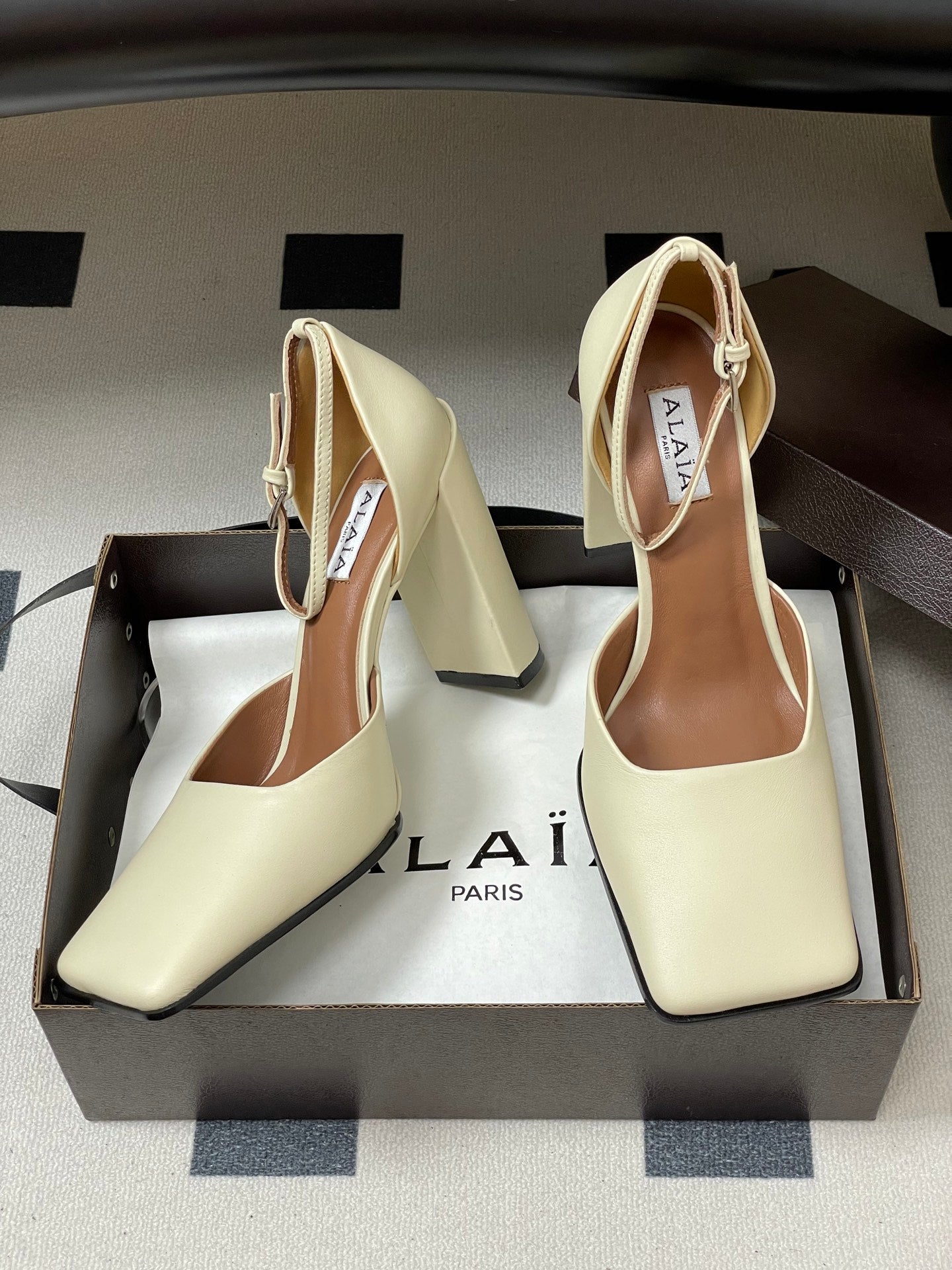 Alaia 2026 Block Heel Sandals 100mm Calfskin 777396