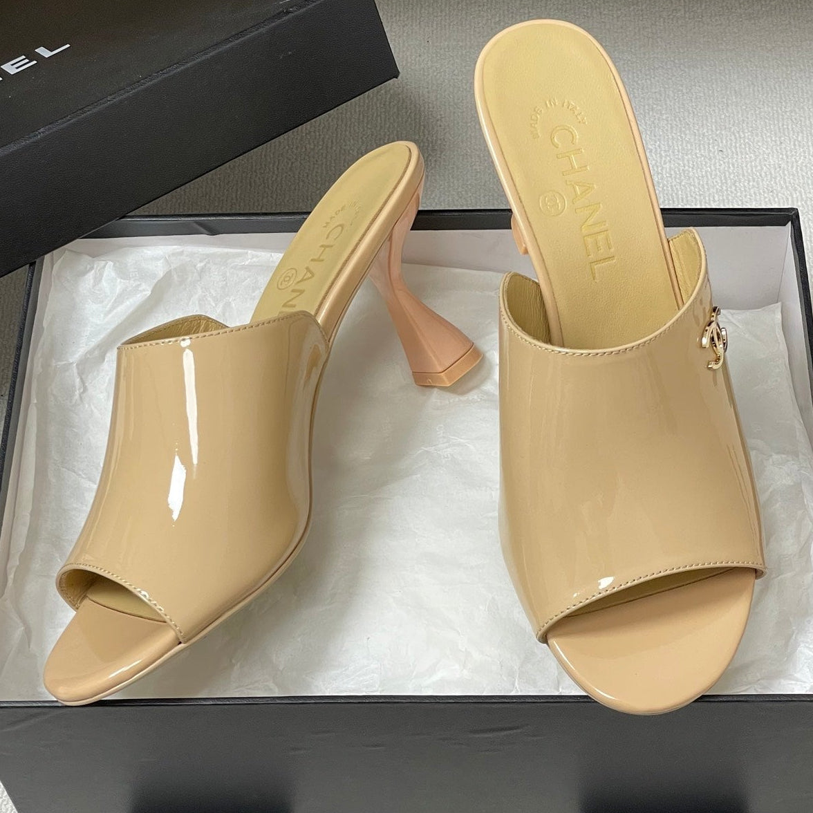 CC 26 Sandal Patent Leather