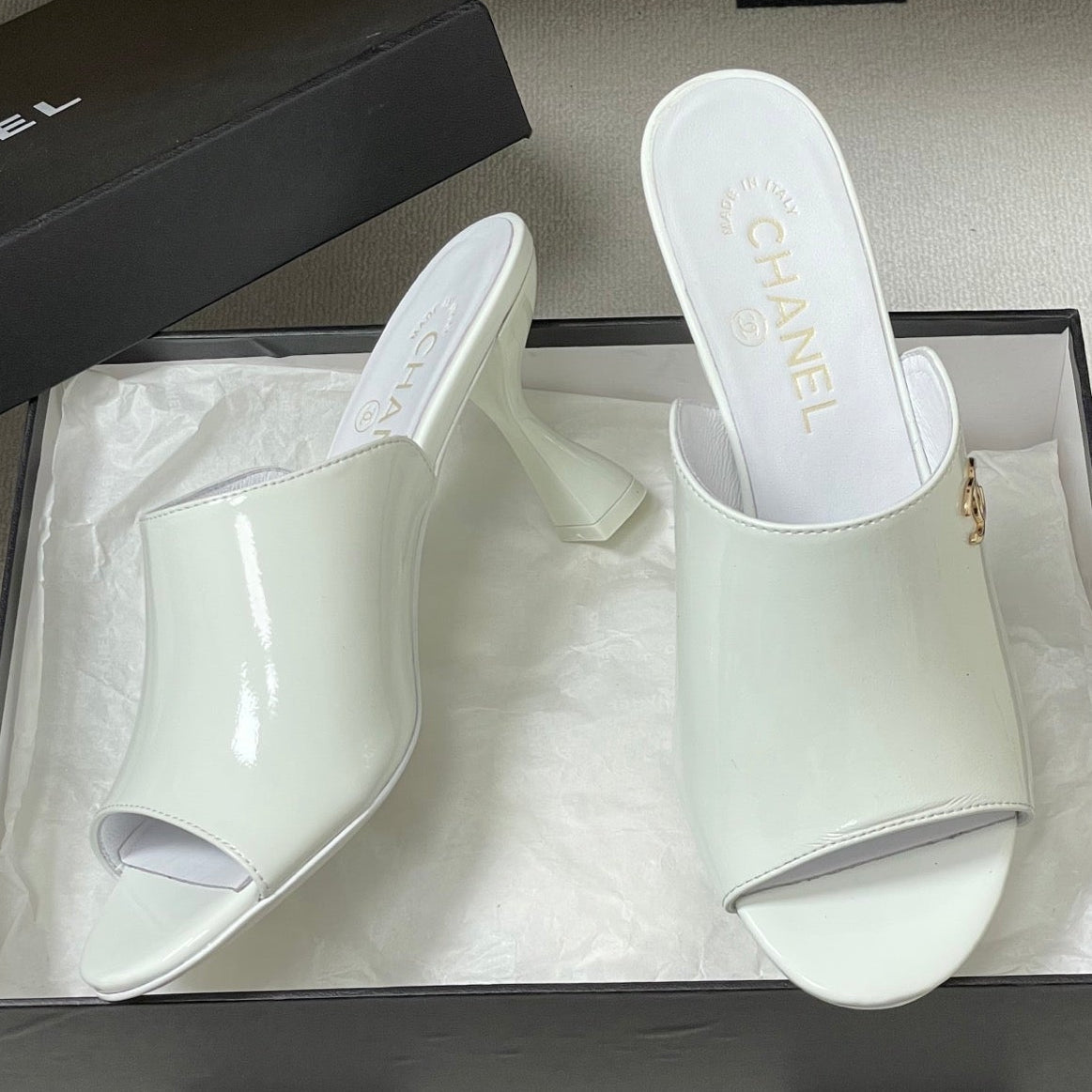 CC 26 Sandal Patent Leather