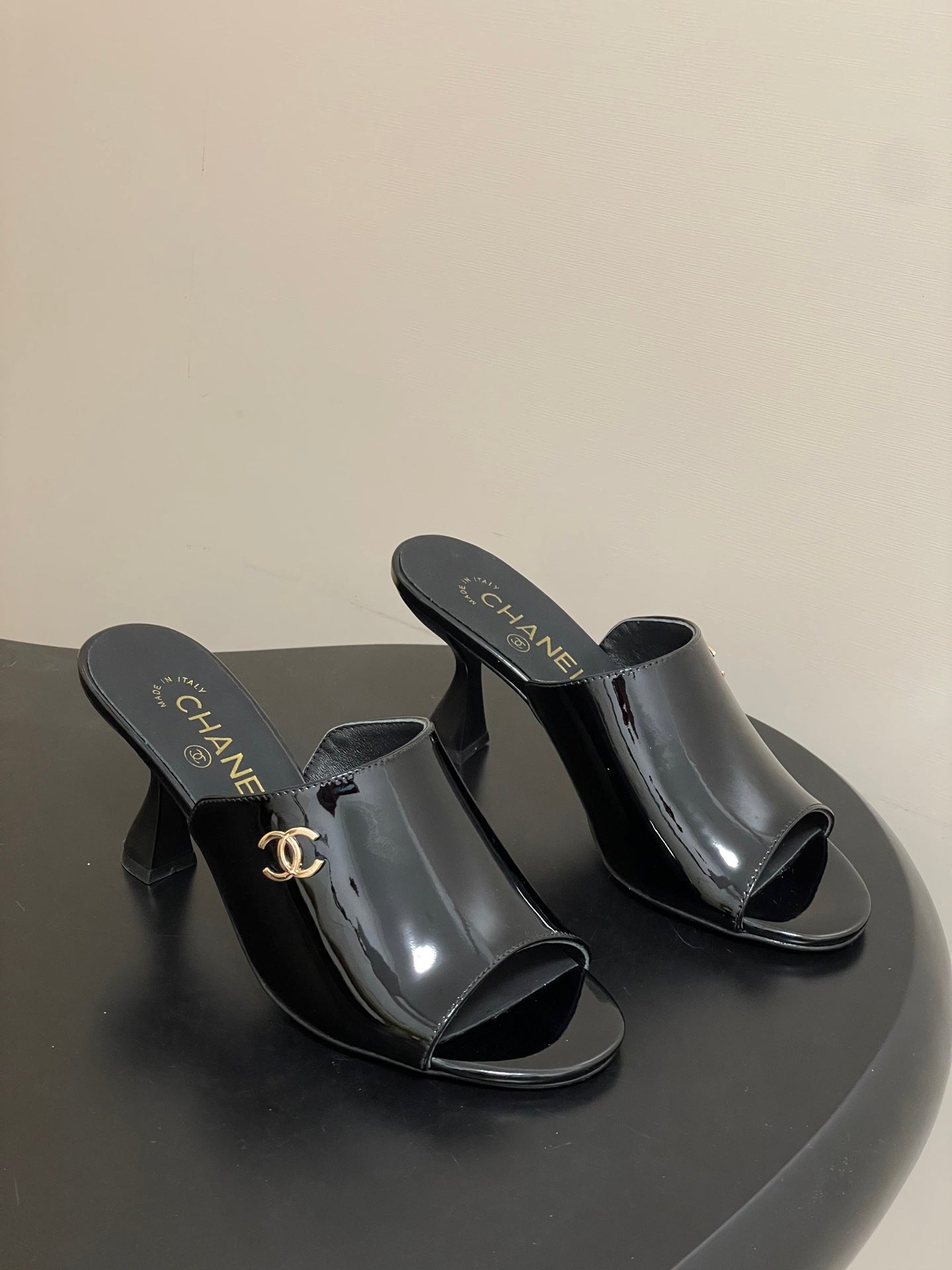 CC 26 Sandal Patent Leather