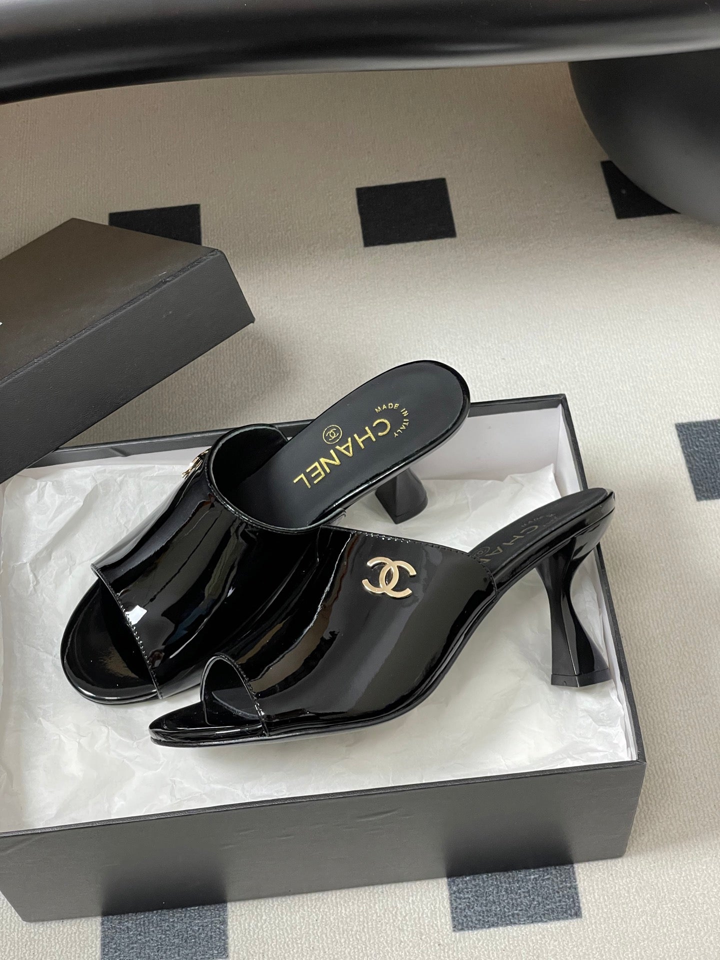 CC 26 Sandal Patent Leather