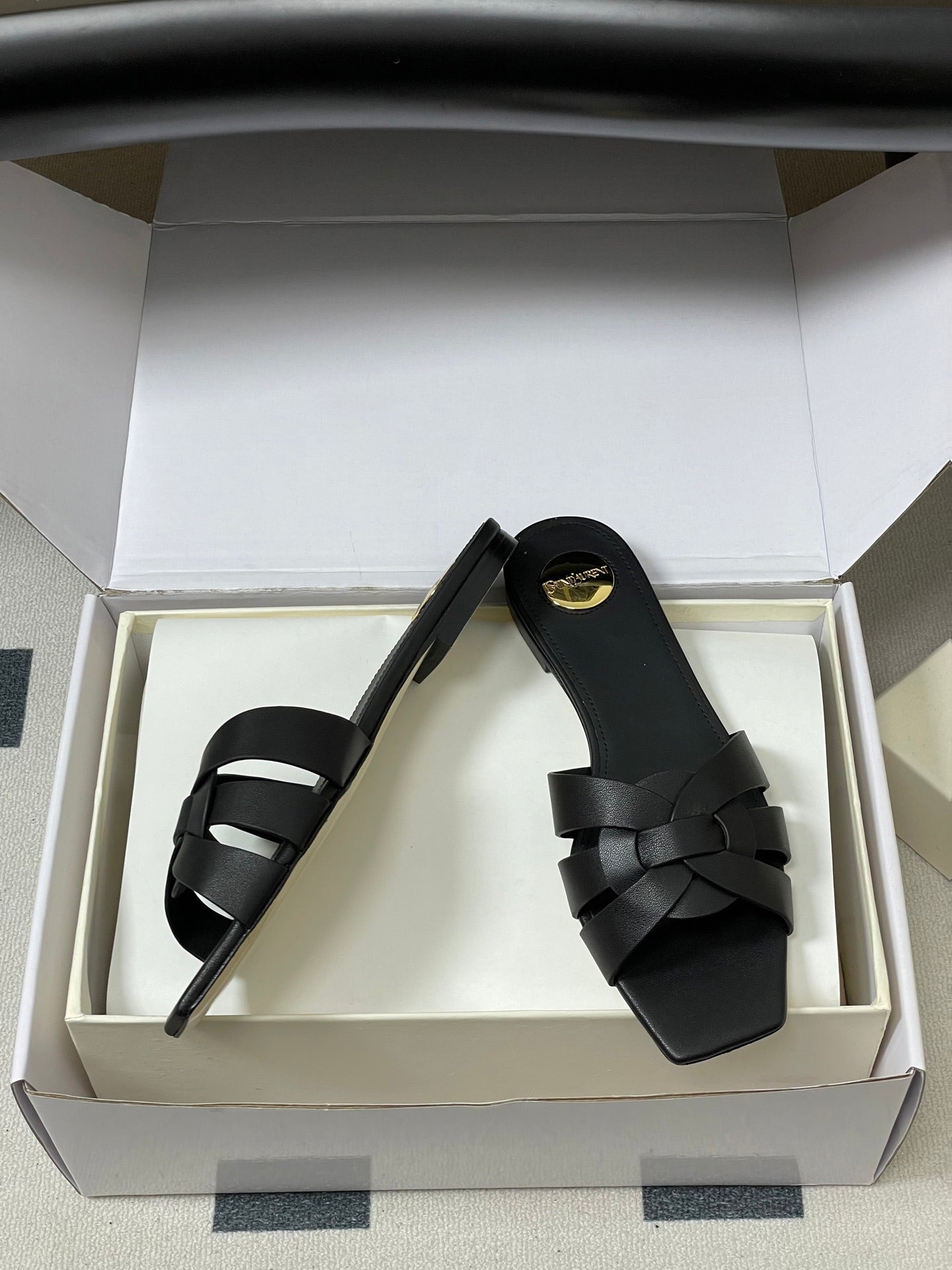 YSL 26ss Melody Stiletto Flat Slippers Calfskin