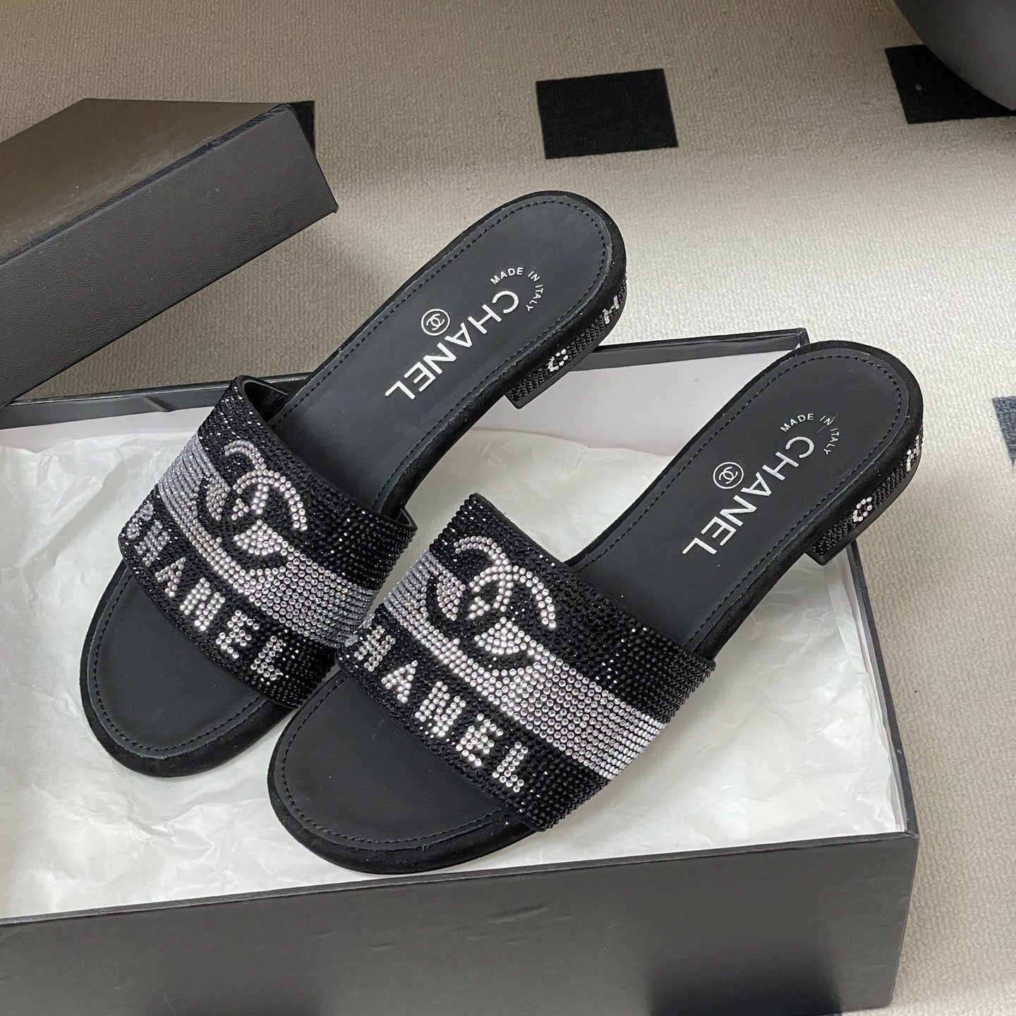 CC 26s Flat Sandals Black Sheepskin Rhinestones 649516