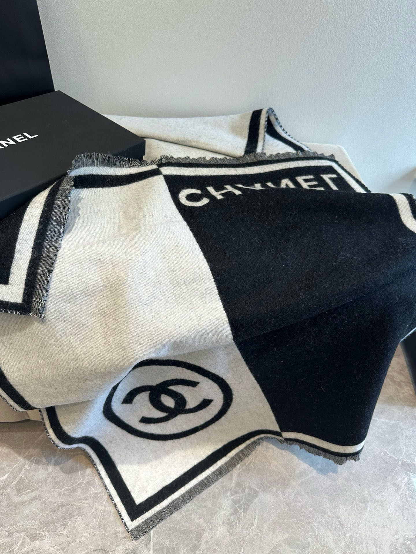CC Scarf 190 CM In White Mix Black Cashmere And Wool 401998