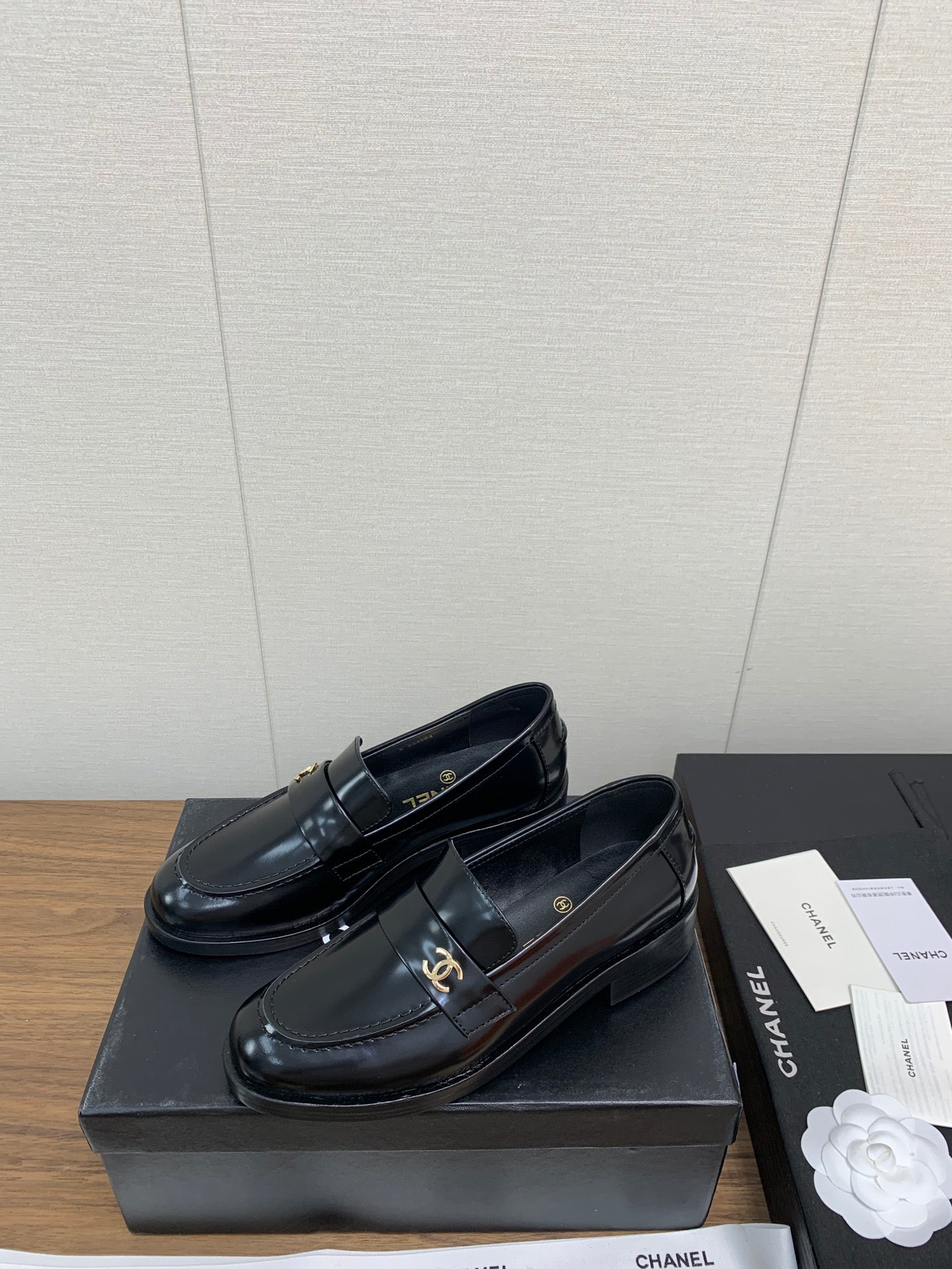CC Moccasins 25mm Glossy Black Lambskin