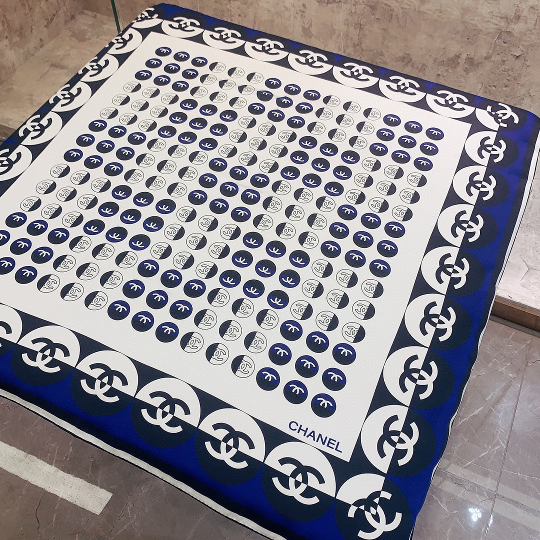 CC Square Scarf 90 CM In White Mix Blue Silk Twill 288718