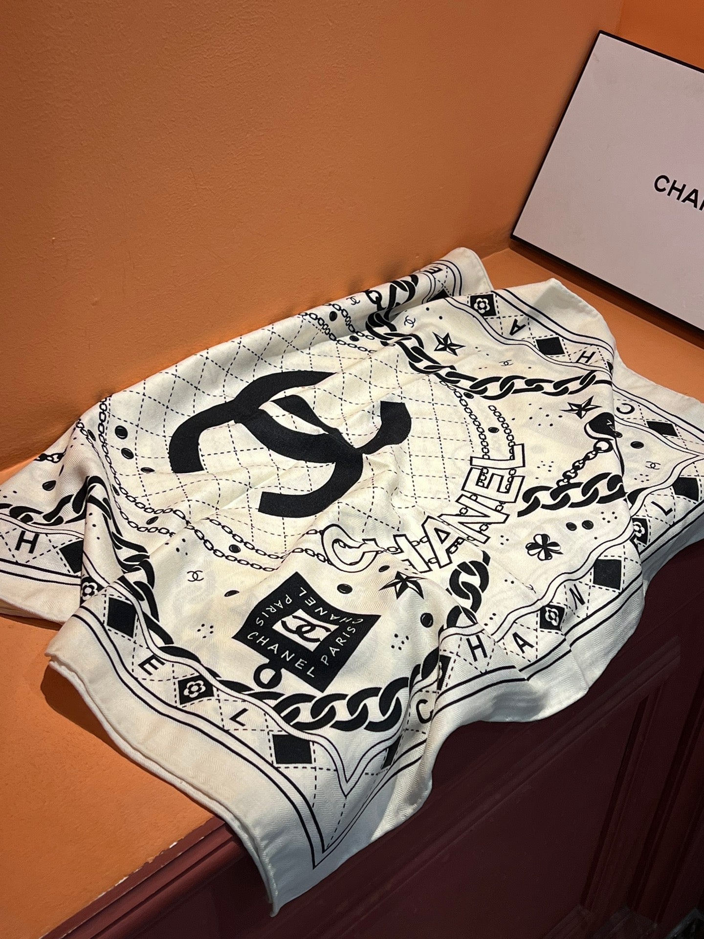 CC Scarf 185 CM White Black Cashmere Silk 418401