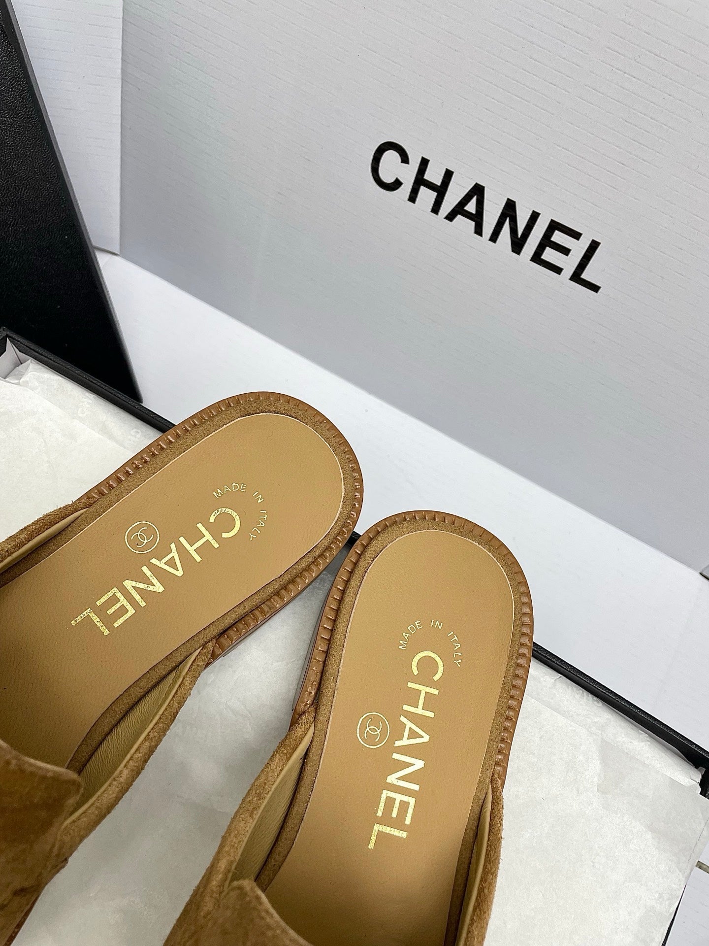 CC 26s Double C Mule Suede