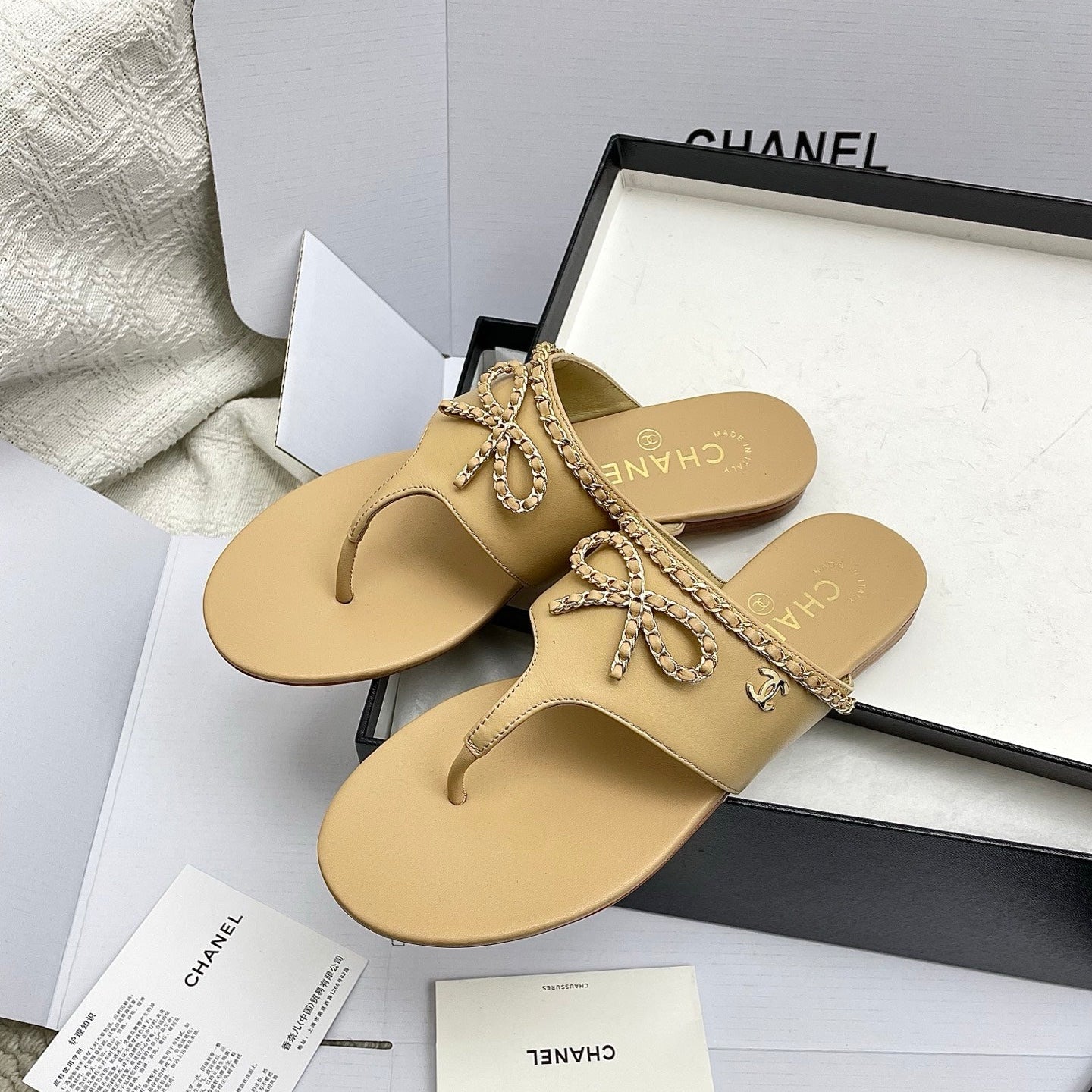 CC 26s Thong Sandals Beige Sheepskin 645321
