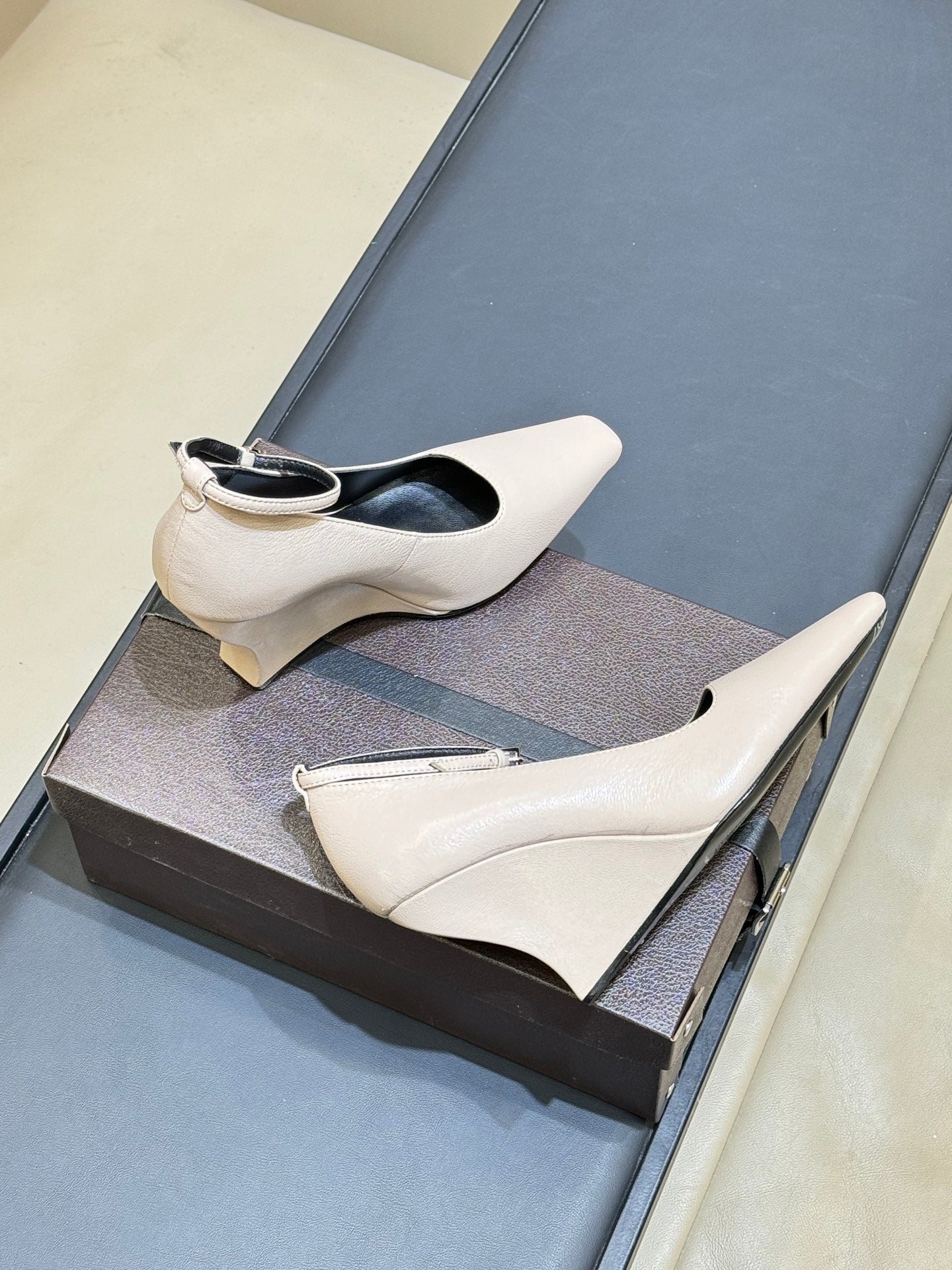 Alaia 2026 Wedge Pumps Goatskin 789591