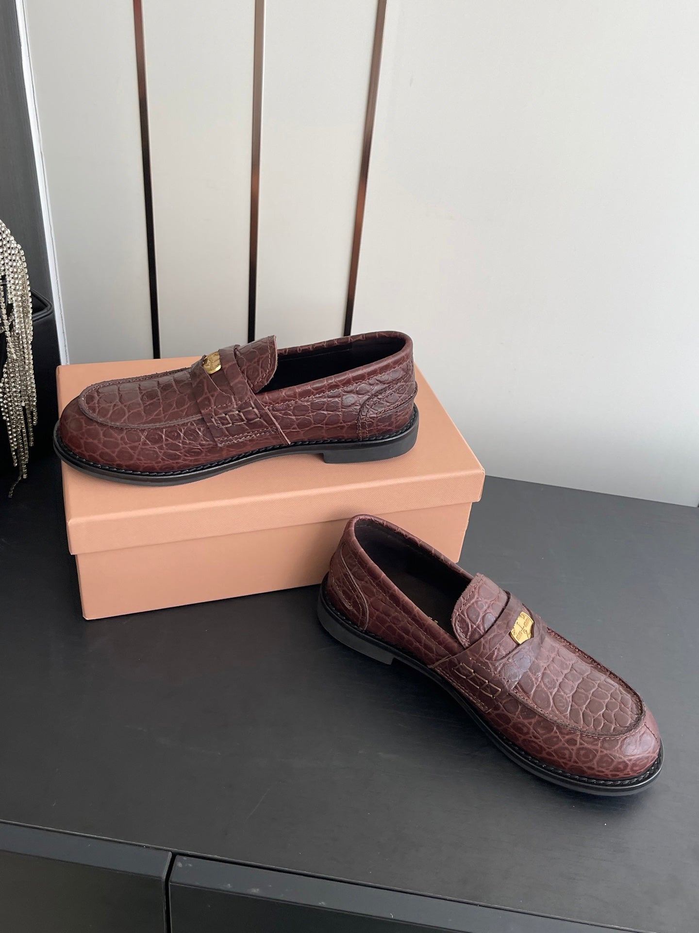 MIU 26 Casual Loafers Red Brown Crocodile Embossed Calfskin 631626