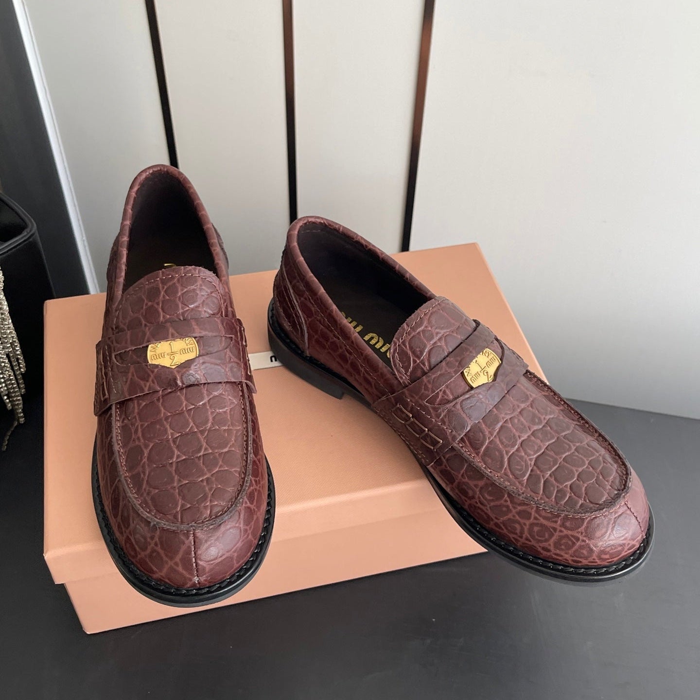 MIU 26 Casual Loafers Red Brown Crocodile Embossed Calfskin 631626