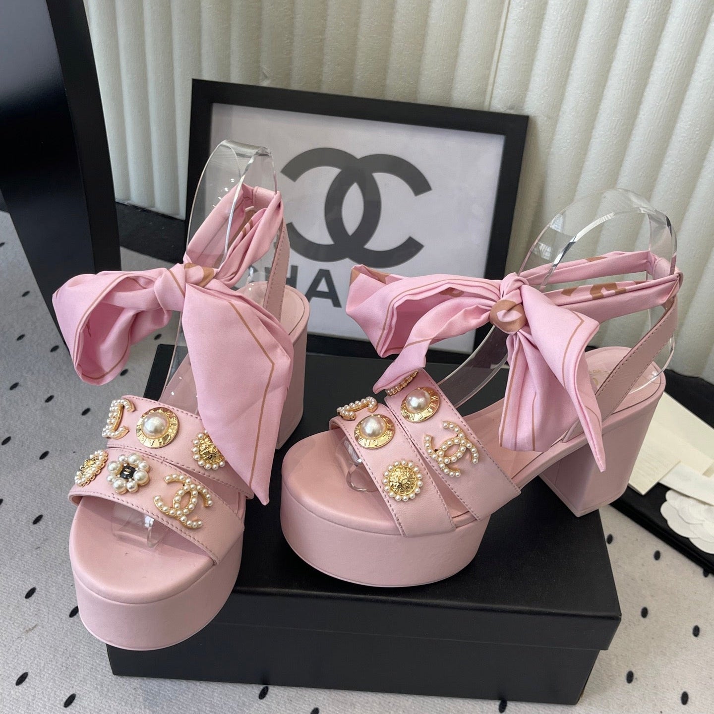 CC 26s Platform Sandals 75 Pink Sheepskin Mixed Gold Charm 650090