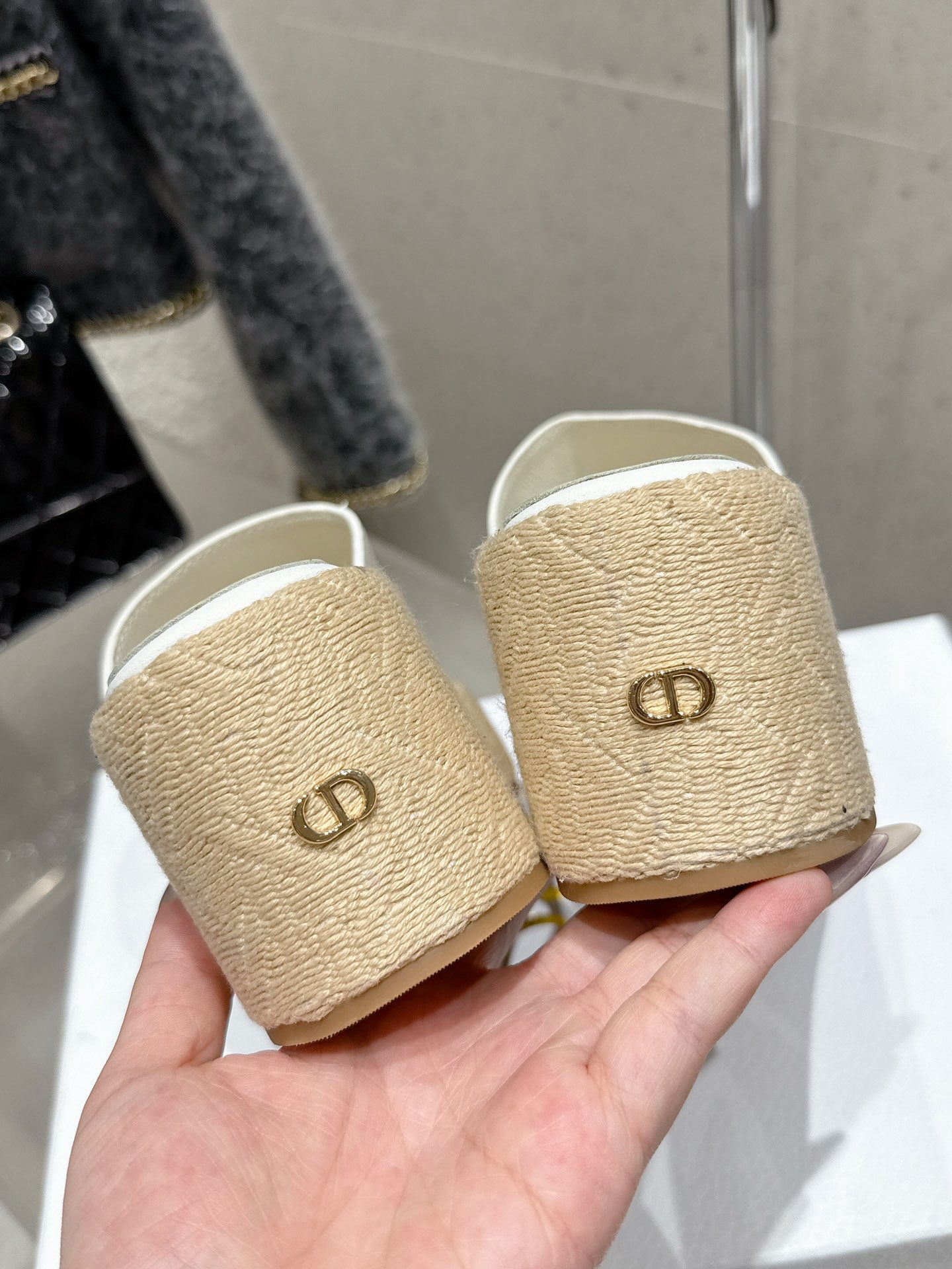 CD 26s Platform Sandal 65 White Beige Leather 636356
