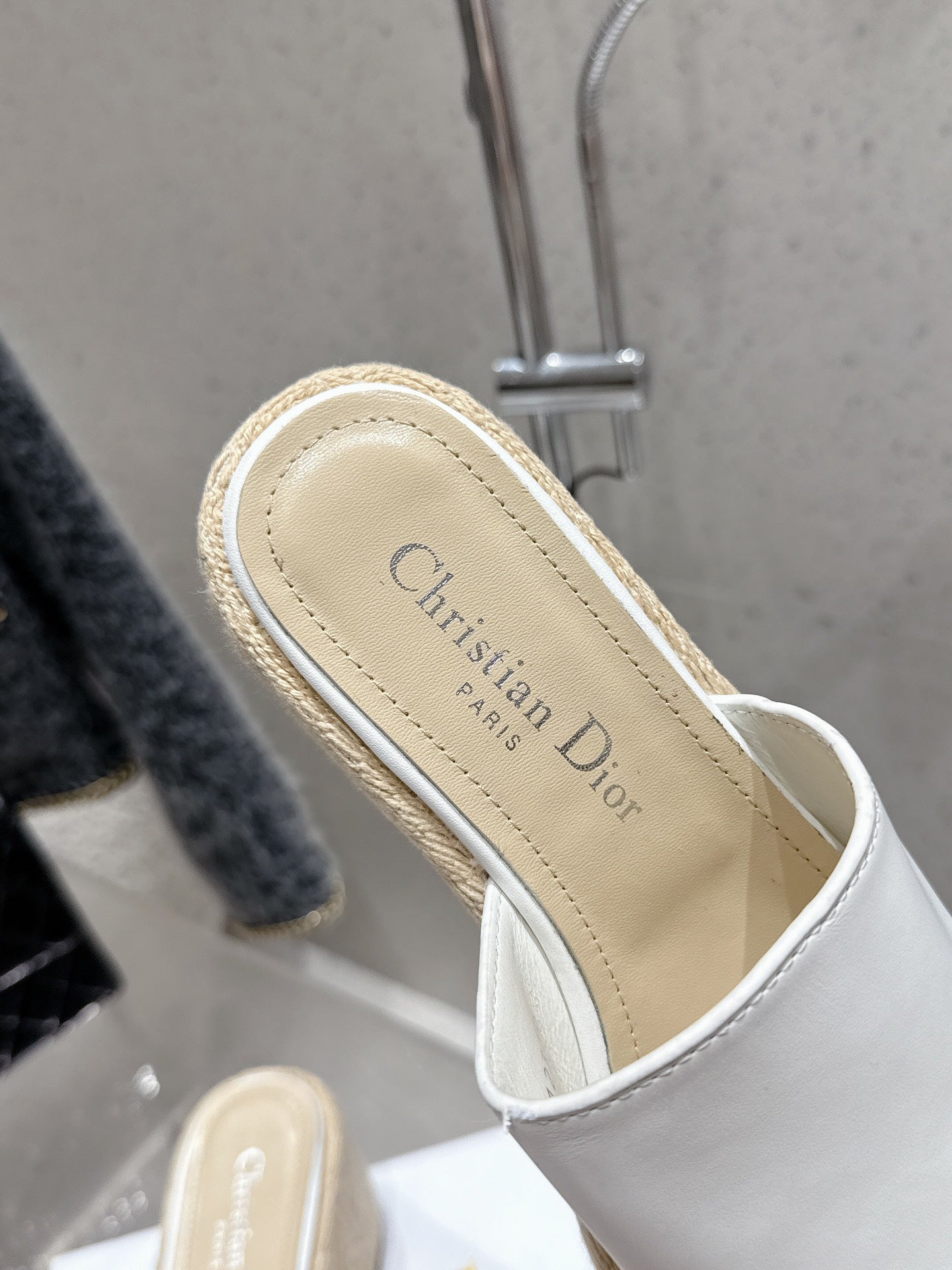 CD 26s Platform Sandal 65 White Beige Leather 636356