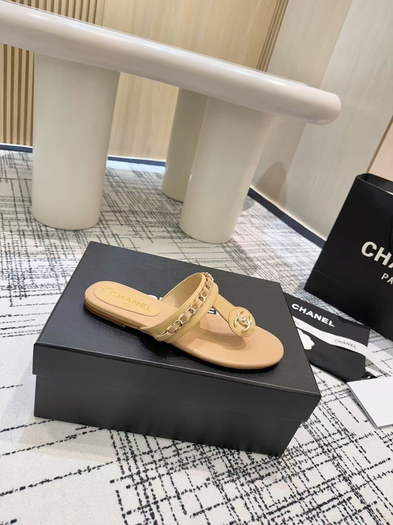 Chanel 2026 Thong Sandals Calfskin Chain 790087