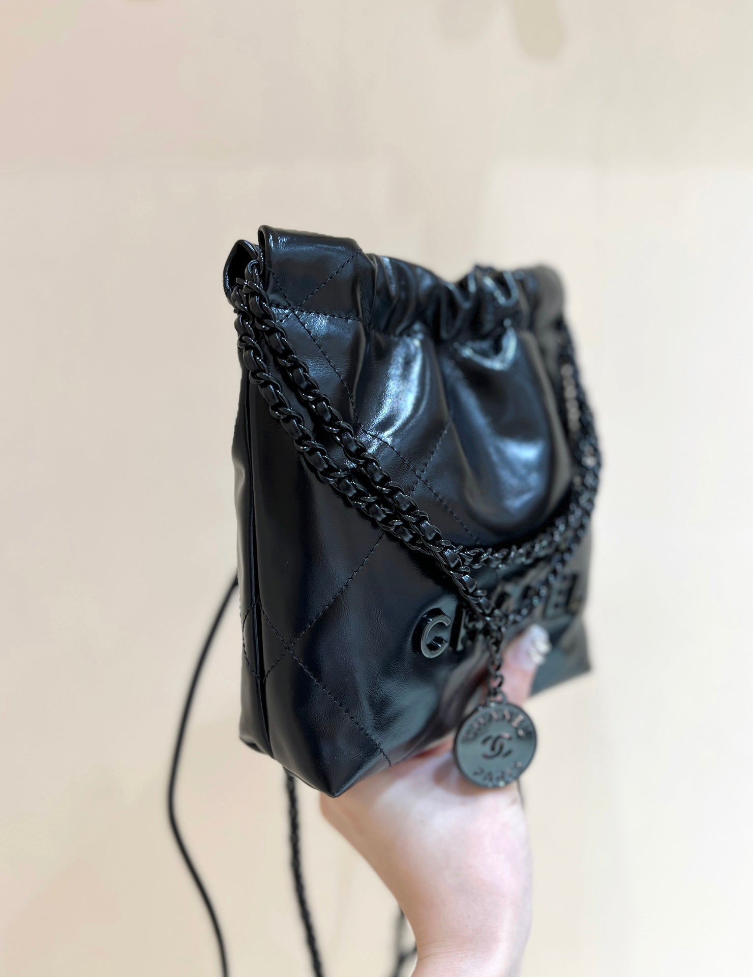 cc22 mini hobo bag 20cm all black lambskin