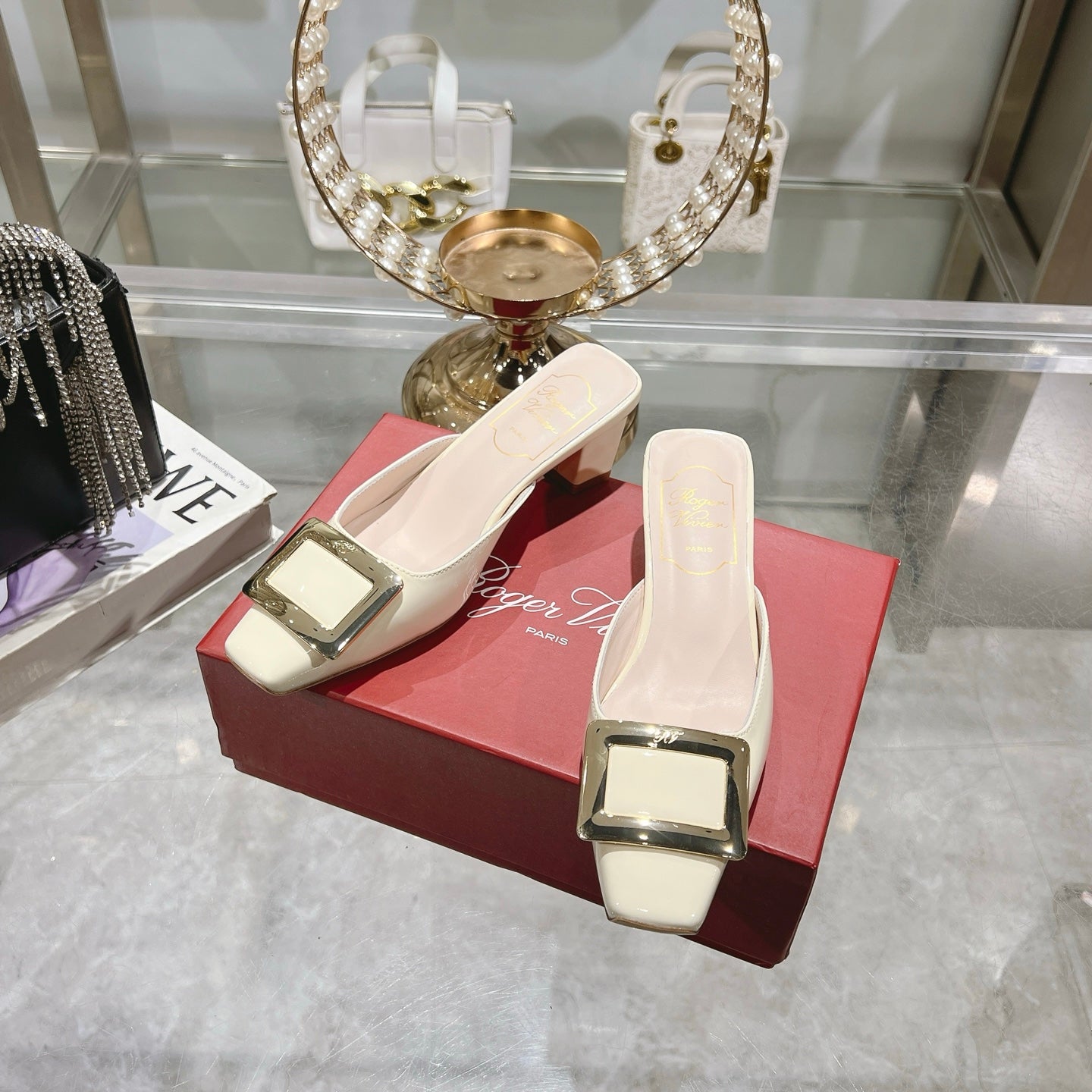 Viv 25 Mules Buckle Beige Patent Leather 235350