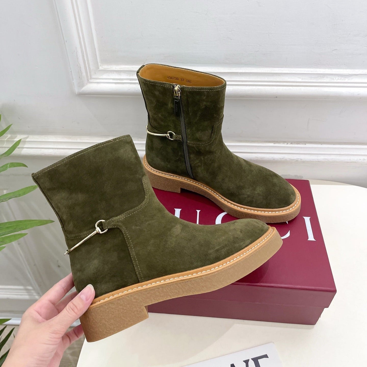 Gucci 25𝐬𝐬 horsebit ankle boots olive green suede 435378