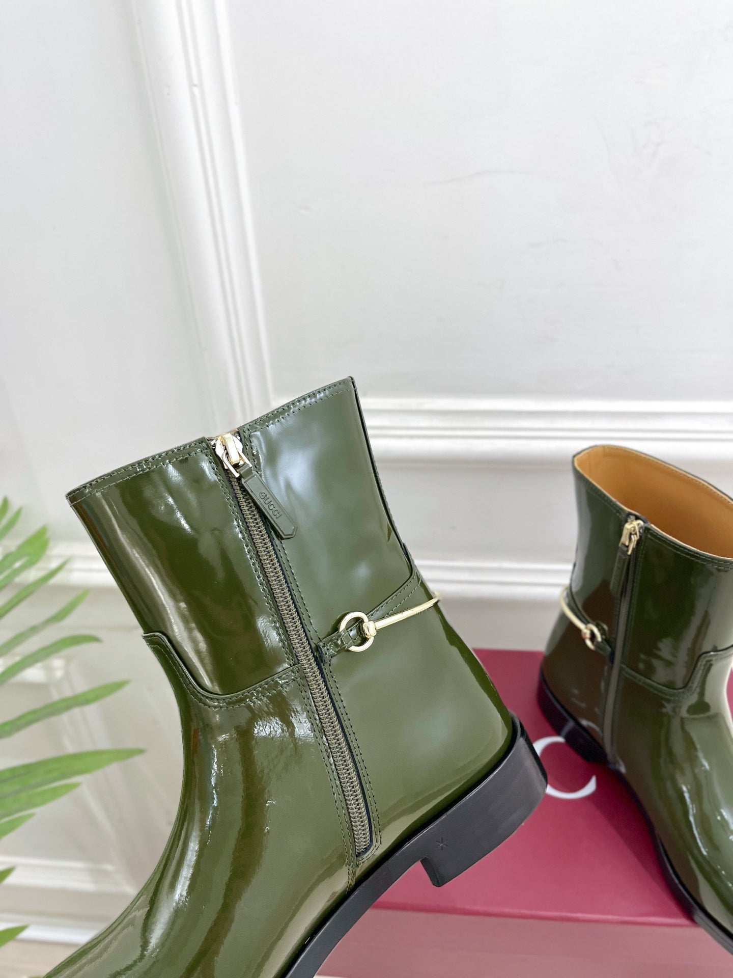 Gucci 25𝐬𝐬 horsebit  ankle boots dark olive green patent calfskin