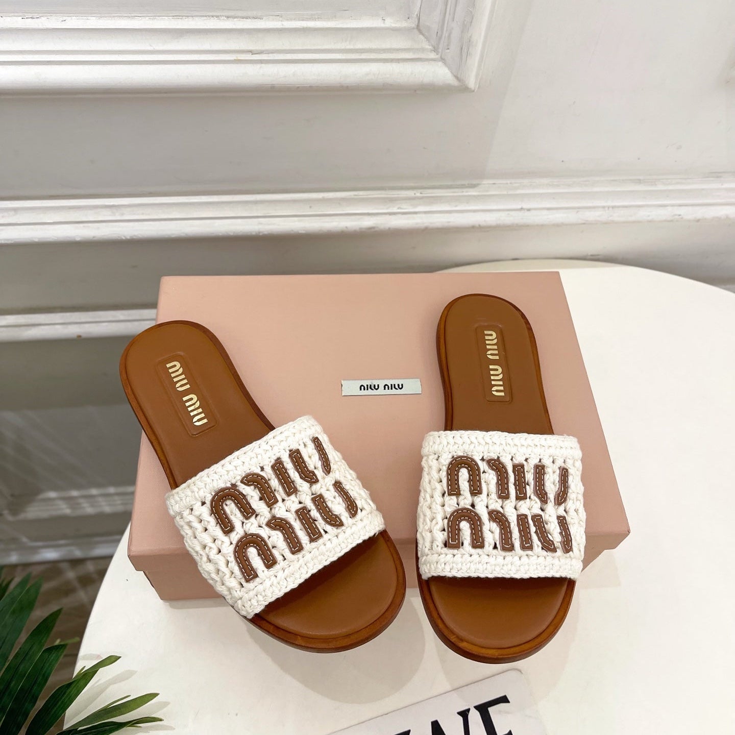 MIU Flat Slippers Brown White Knitted Fabric Sheepskin 631916