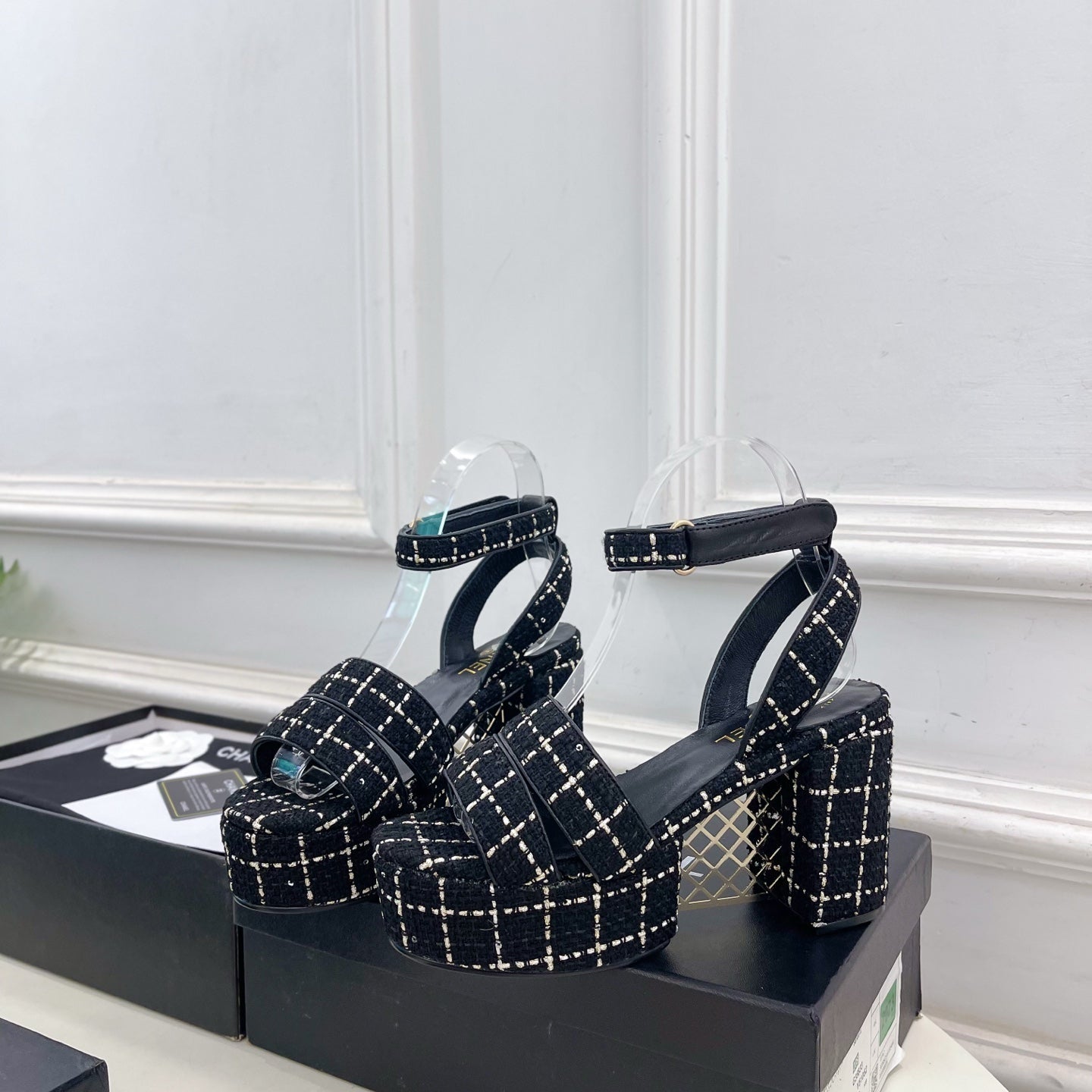 CC 26s HighHeeled Platform Sandals 85 Black Tweed 631863