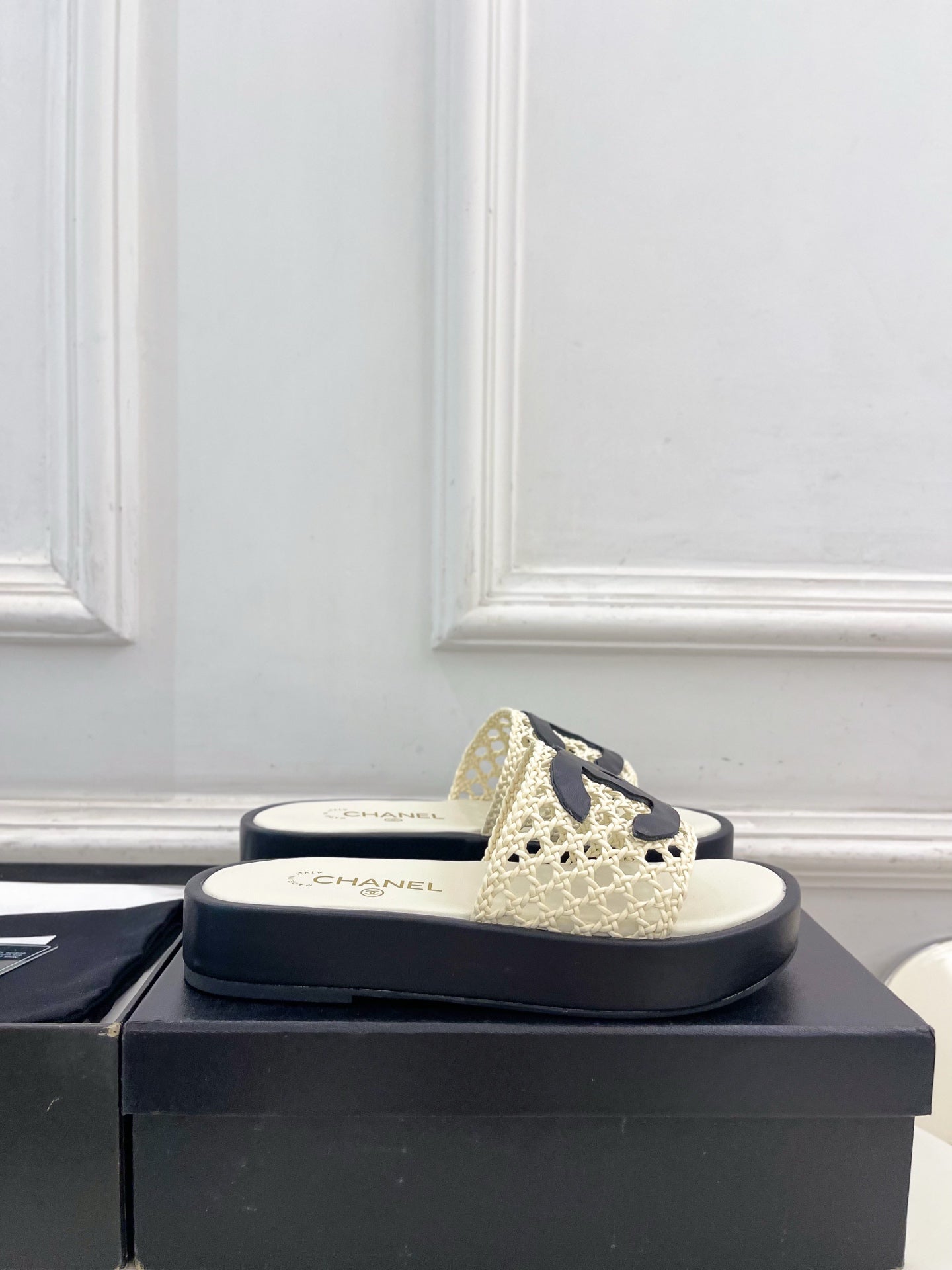 Chanel 2026 Platform Slippers Sheepskin 831543