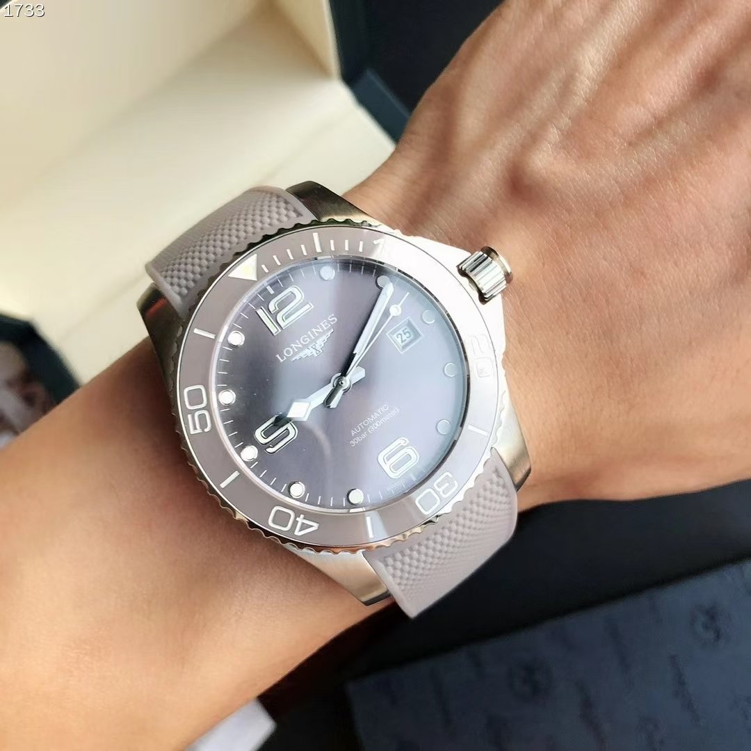 HYDROCONQUEST AUTOMATIC GREY BEZEL RUBBER STRAP